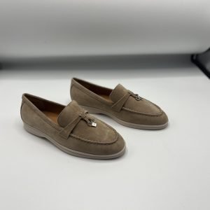 LORO-SS24-taupe suede