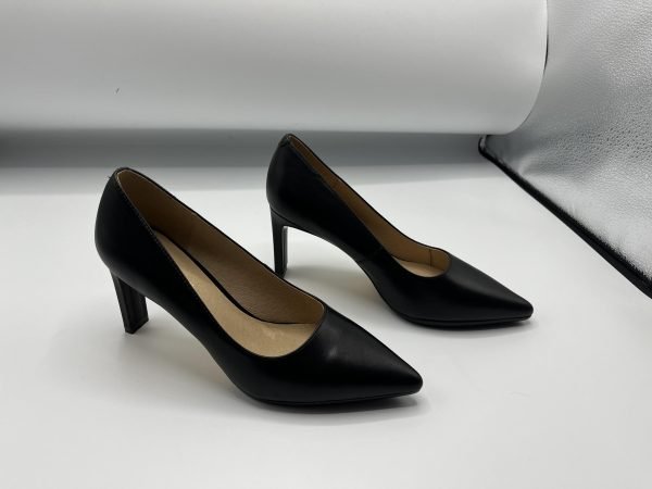 NESTER-aw24-Black Leather