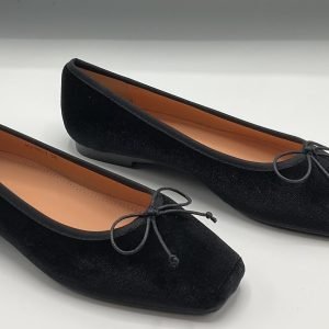 JOURNEY-AW25 Black Velvet